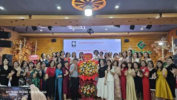 ngày phụ nữ Việt Nam